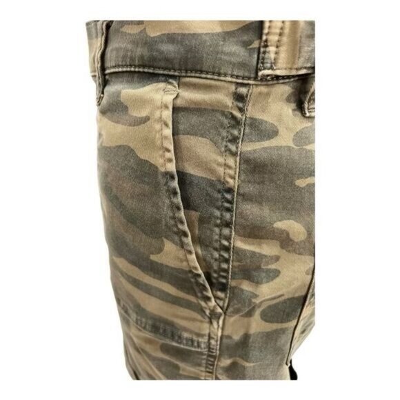Lucky Brand Women's Mid Rise Cargo Shorts Green Camouflage Size 29 Casual Summer - Picture 5 of 7
